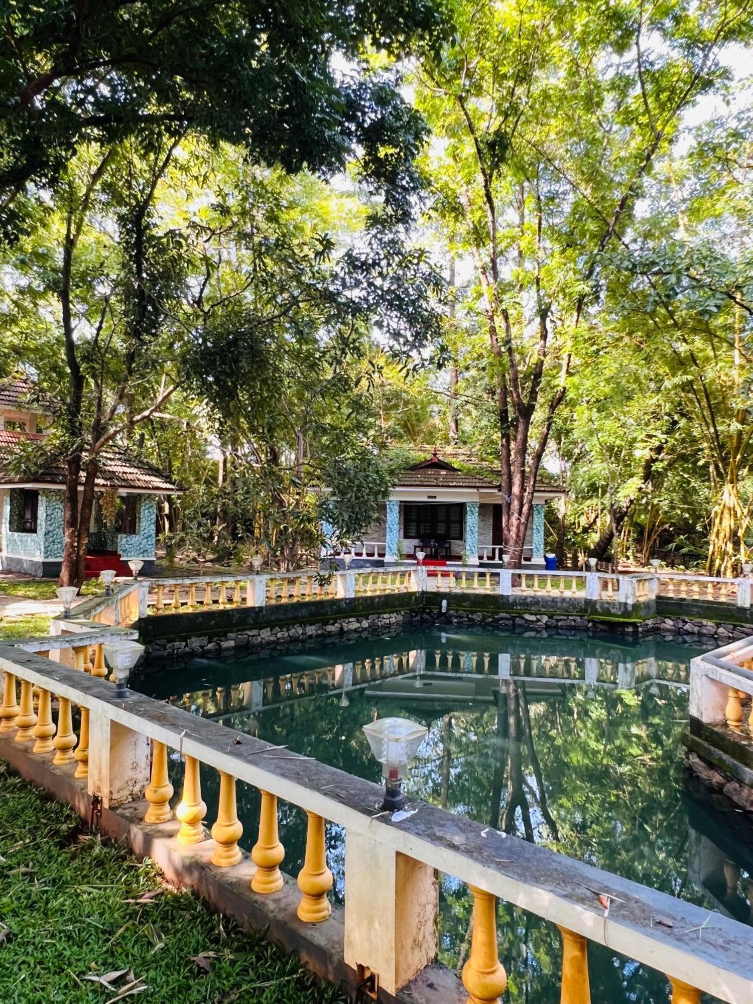 Surya Eco And Wedding Resort Thrissur Kültér fotó